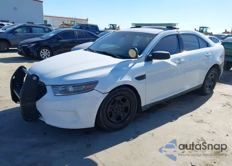 2015 Ford Police Interceptor z USA, uszkodzony, nr VIN 1FAHP2MK5FG109310